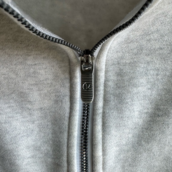 Lululemon fleece jacket size 2 light grey - Picture 6 of 6
